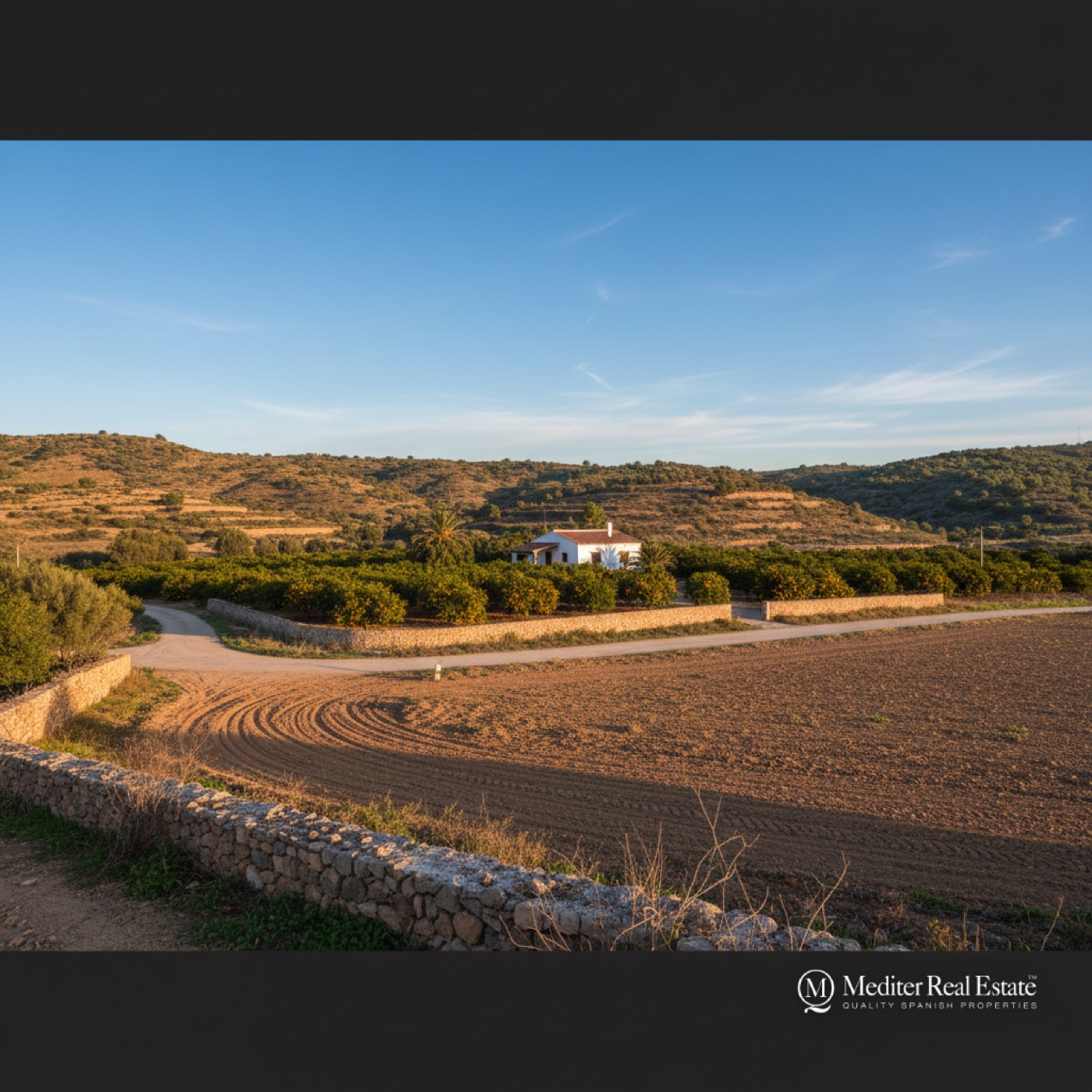Suelo Rústico vs Urbano en la Costa Blanca: lo que todo comprador debe saber antes de comprar terreno rural (2026)