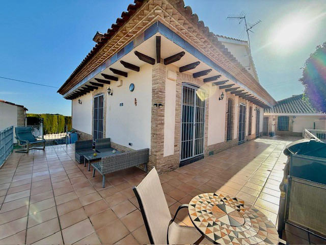 Villa for sale, Avileses