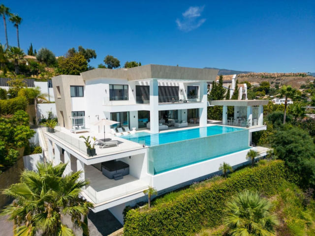 Villa for sale, Estepona