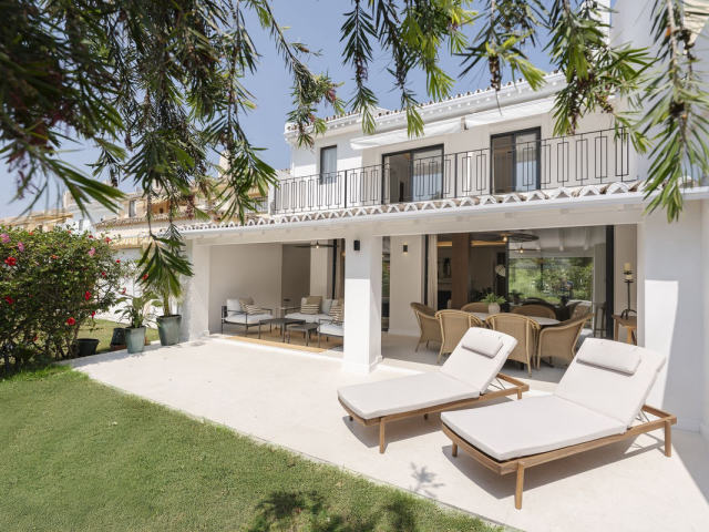 Szeregowiec na sprzedaż, Marbella