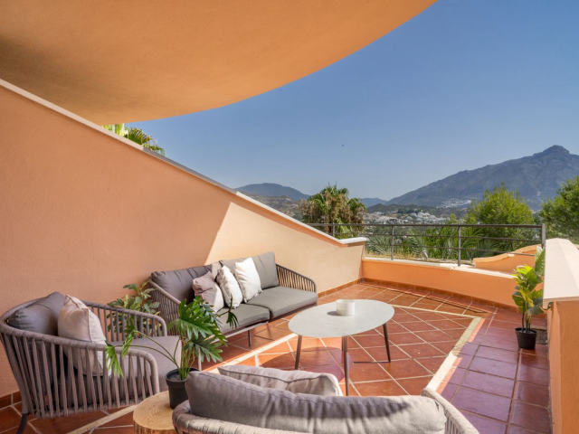 Apartment for sale, Nueva Andalucía, Marbella