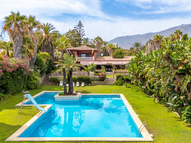 Villa for sale, Estepona