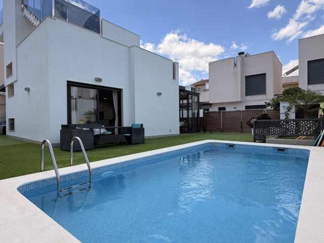 Villa til salgs, Aguas Nuevas, Torrevieja