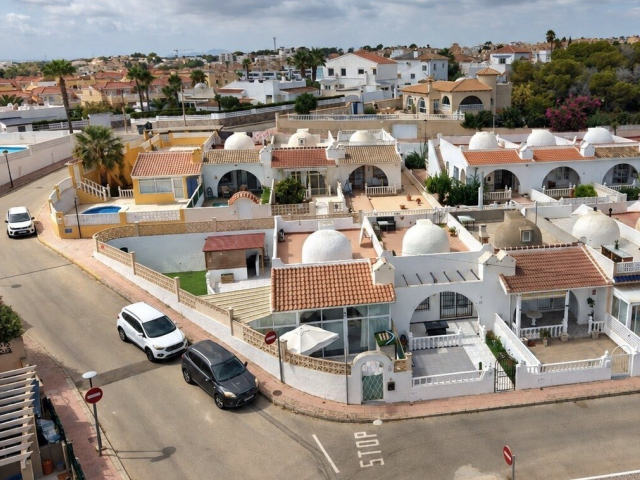 Бунгало на продажу, Villamartín-Las Filipinas, Orihuela Costa