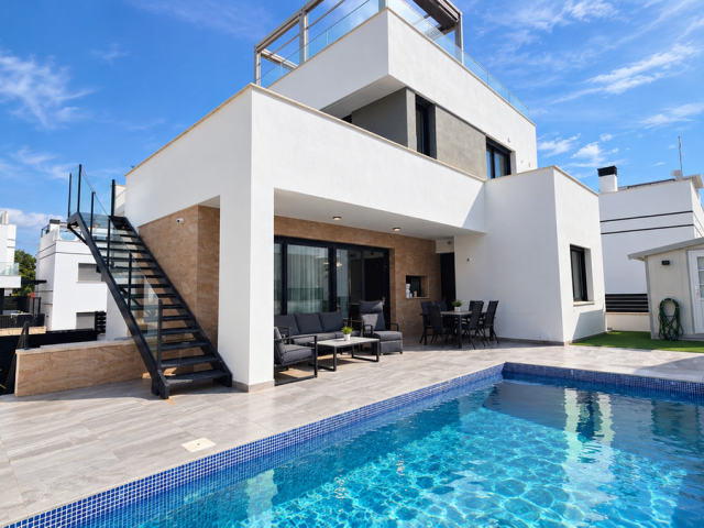 Villa til salg, Villamartín-Las Filipinas, Orihuela Costa