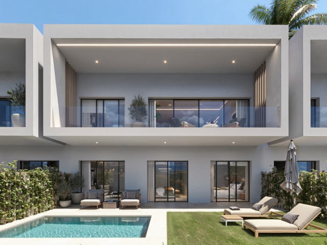 Villas with sea views in Casares Costa