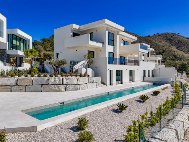 Villas with sea views in Golf Puig Campana