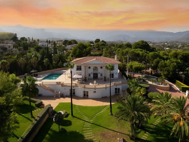 Villa te koop, Alicante