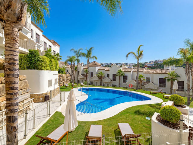 Frontline golf houses in Valle Romano Golf