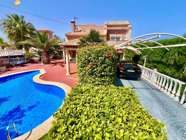 Villa til salgs, Los Balcones - Los Altos del Edén, Torrevieja