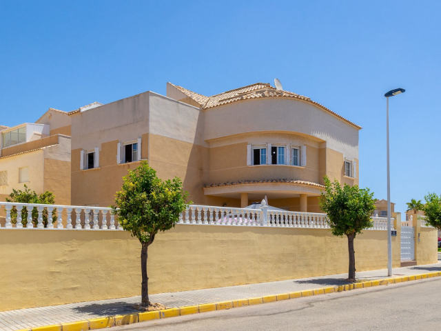 Villa for sale, La siesta, Torrevieja