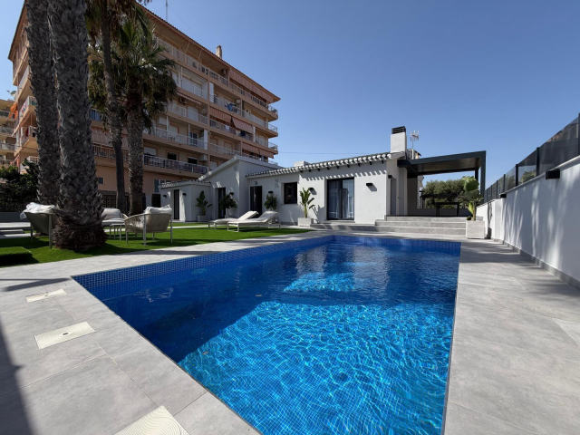 Villa en venta, Punta Prima, Torrevieja