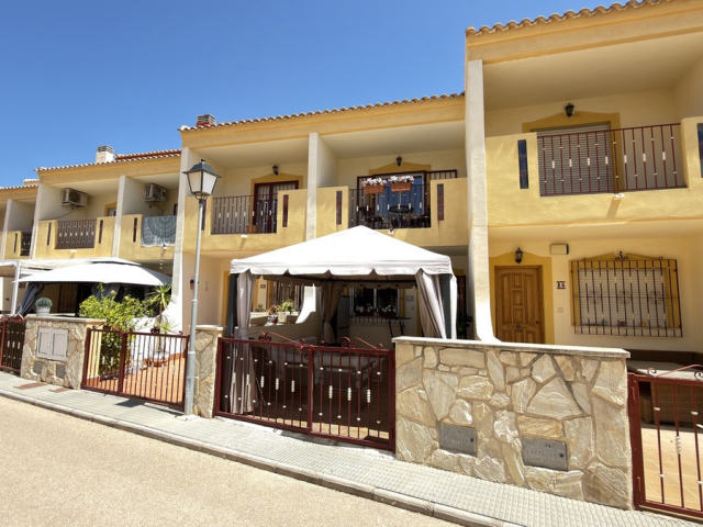 Casa de pueblo en venta, Orihuela