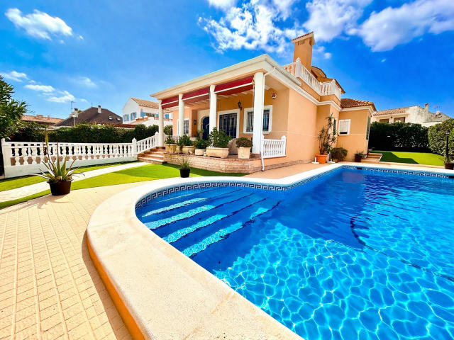 Вилла на продажу, Torrevieja