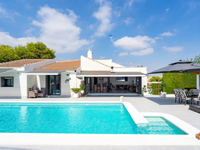 Villa for sale, Villamartín-Las Filipinas, Orihuela Costa